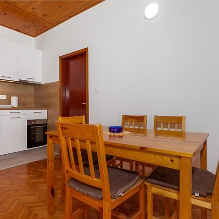 Apartments And Rooms Spiro Mimice Esterno foto