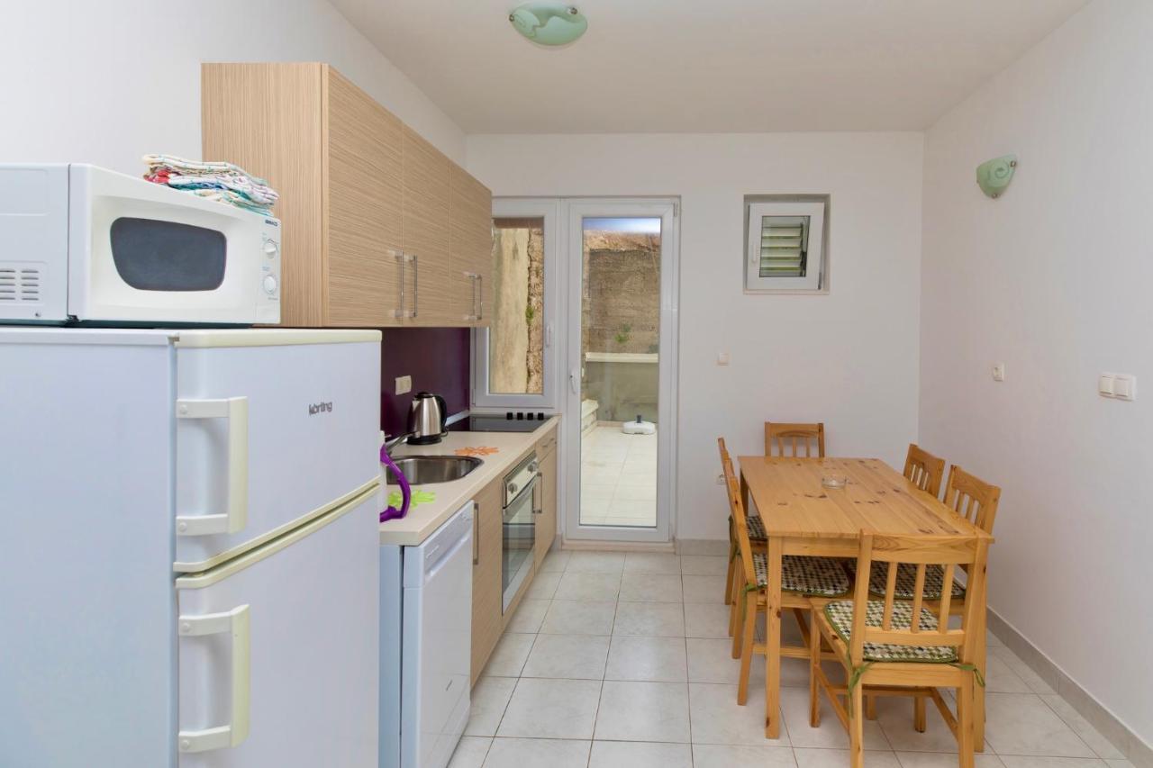 Apartments And Rooms Spiro Mimice Esterno foto