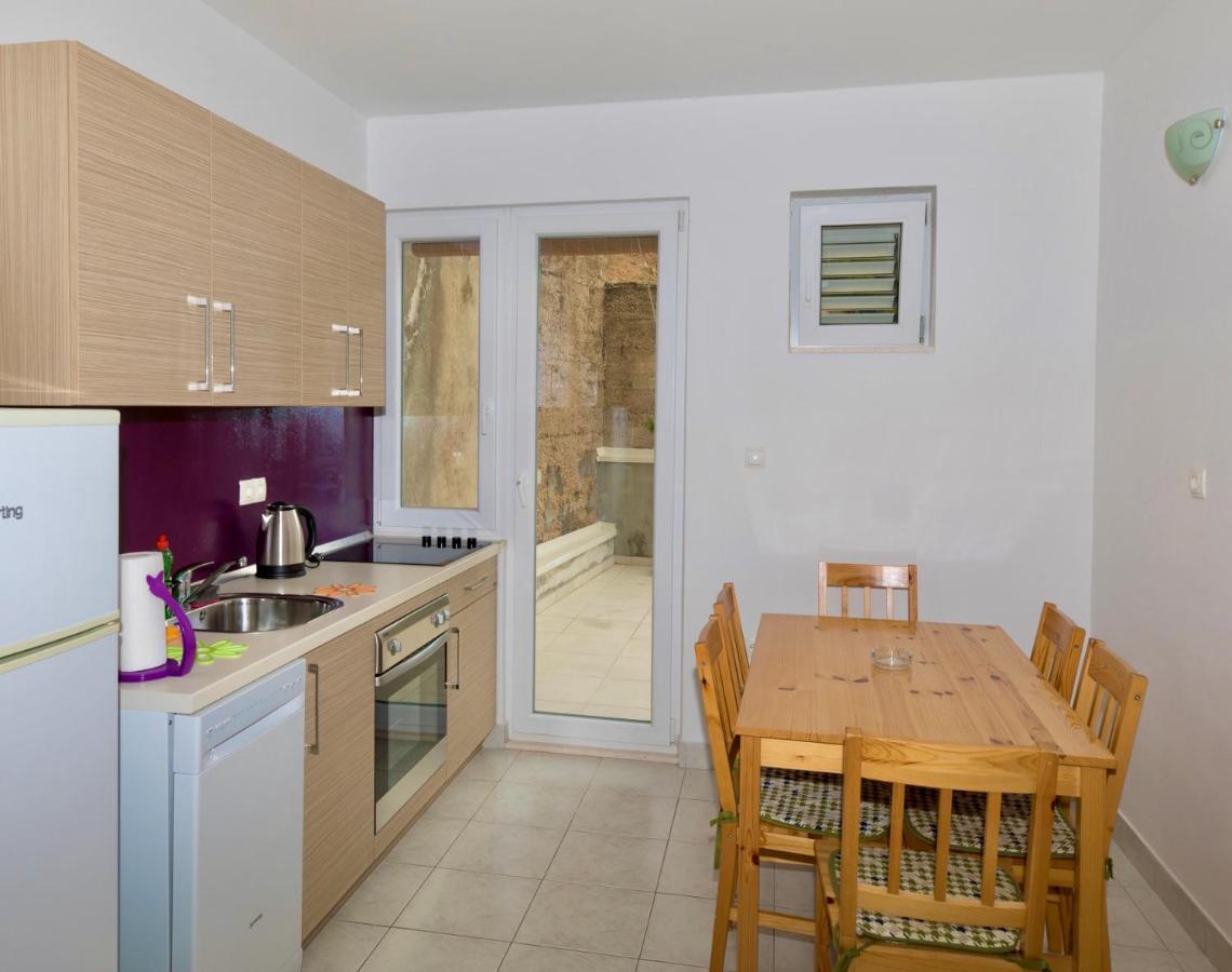 Apartments And Rooms Spiro Mimice Esterno foto