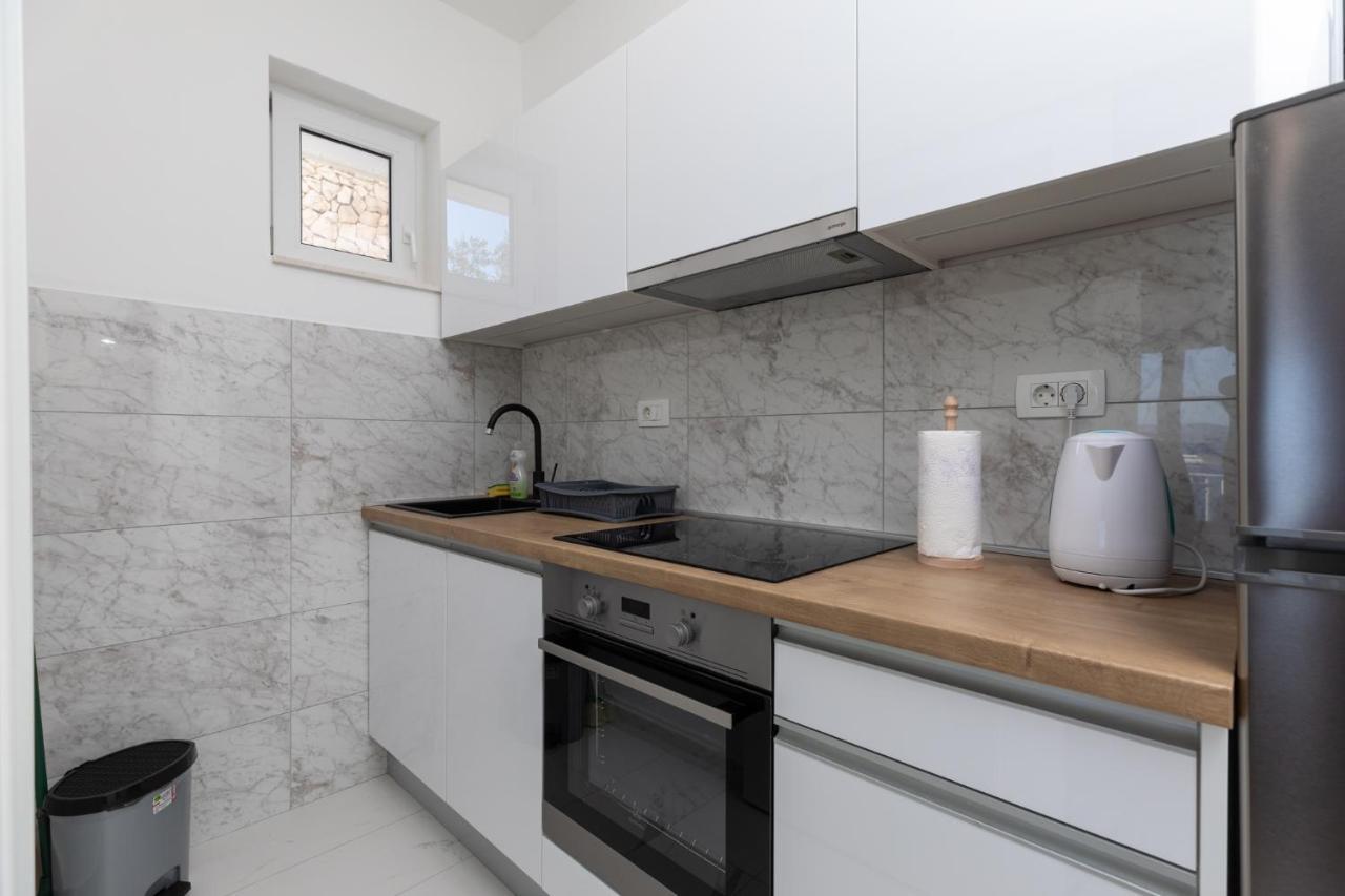 Apartments And Rooms Spiro Mimice Esterno foto