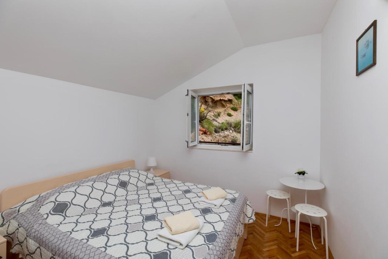 Apartments And Rooms Spiro Mimice Esterno foto