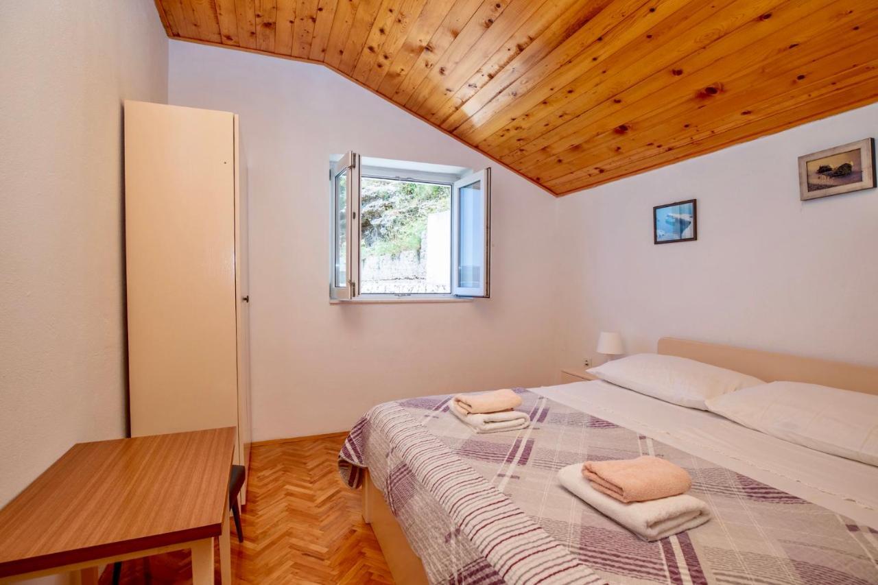 Apartments And Rooms Spiro Mimice Esterno foto