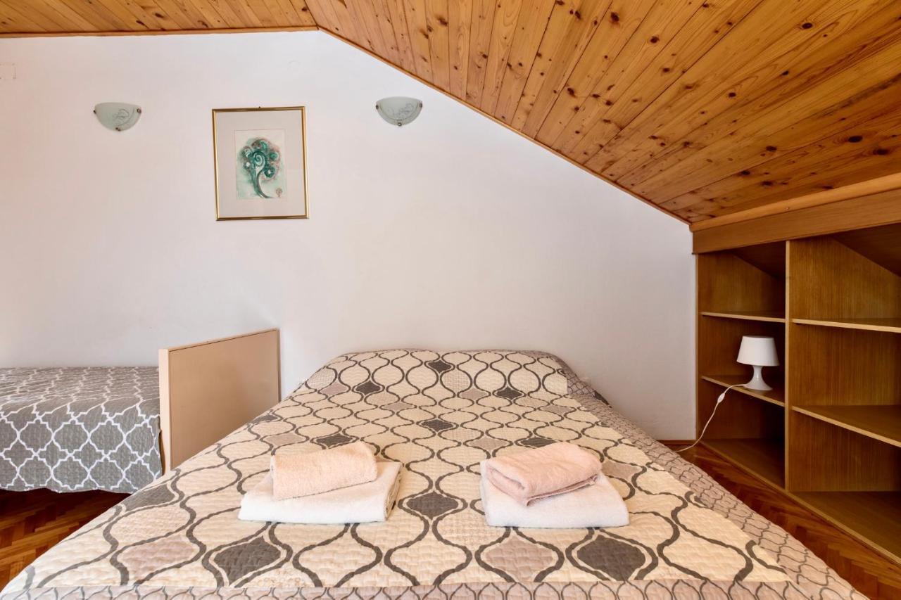 Apartments And Rooms Spiro Mimice Esterno foto